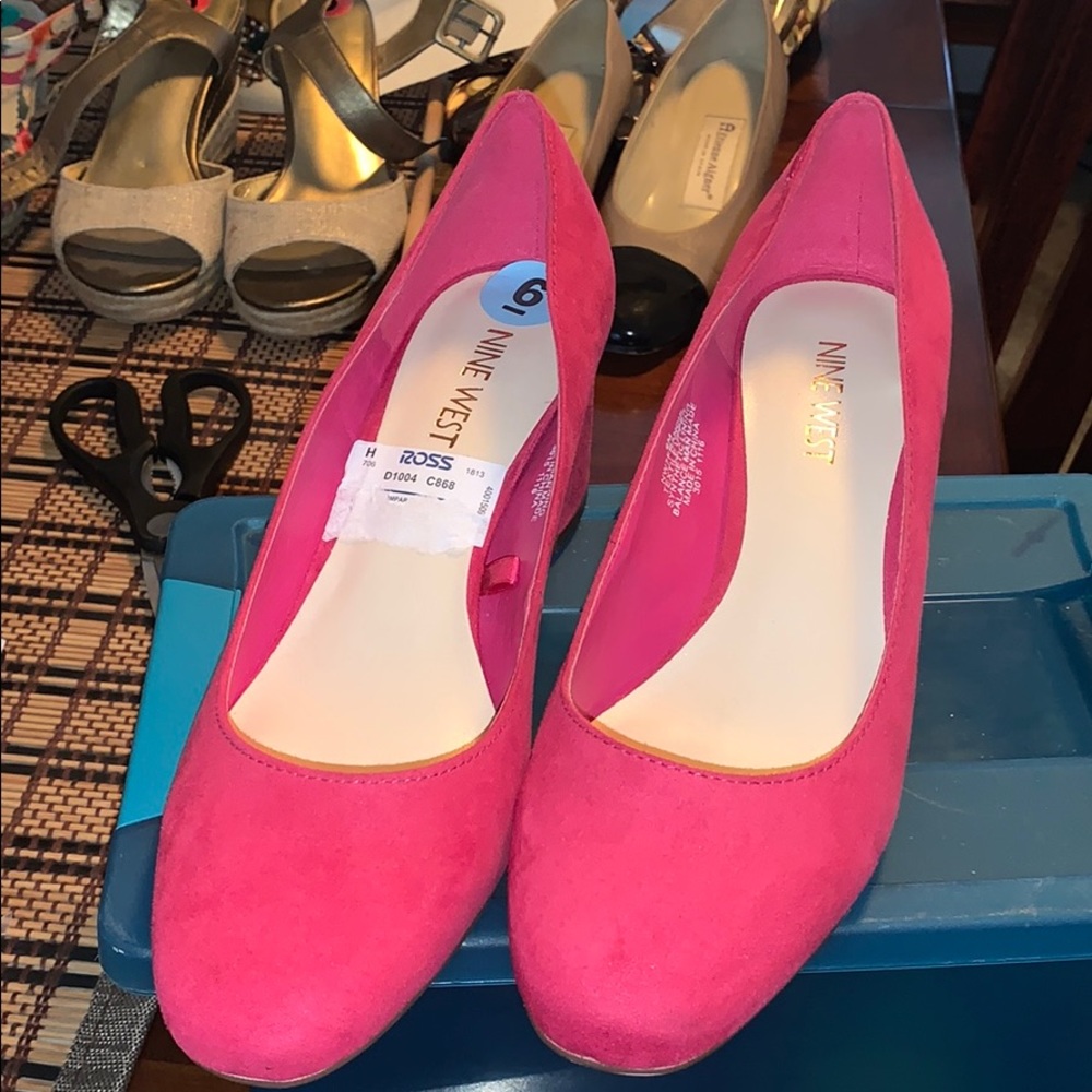 Shoes - Picture 2 of 6